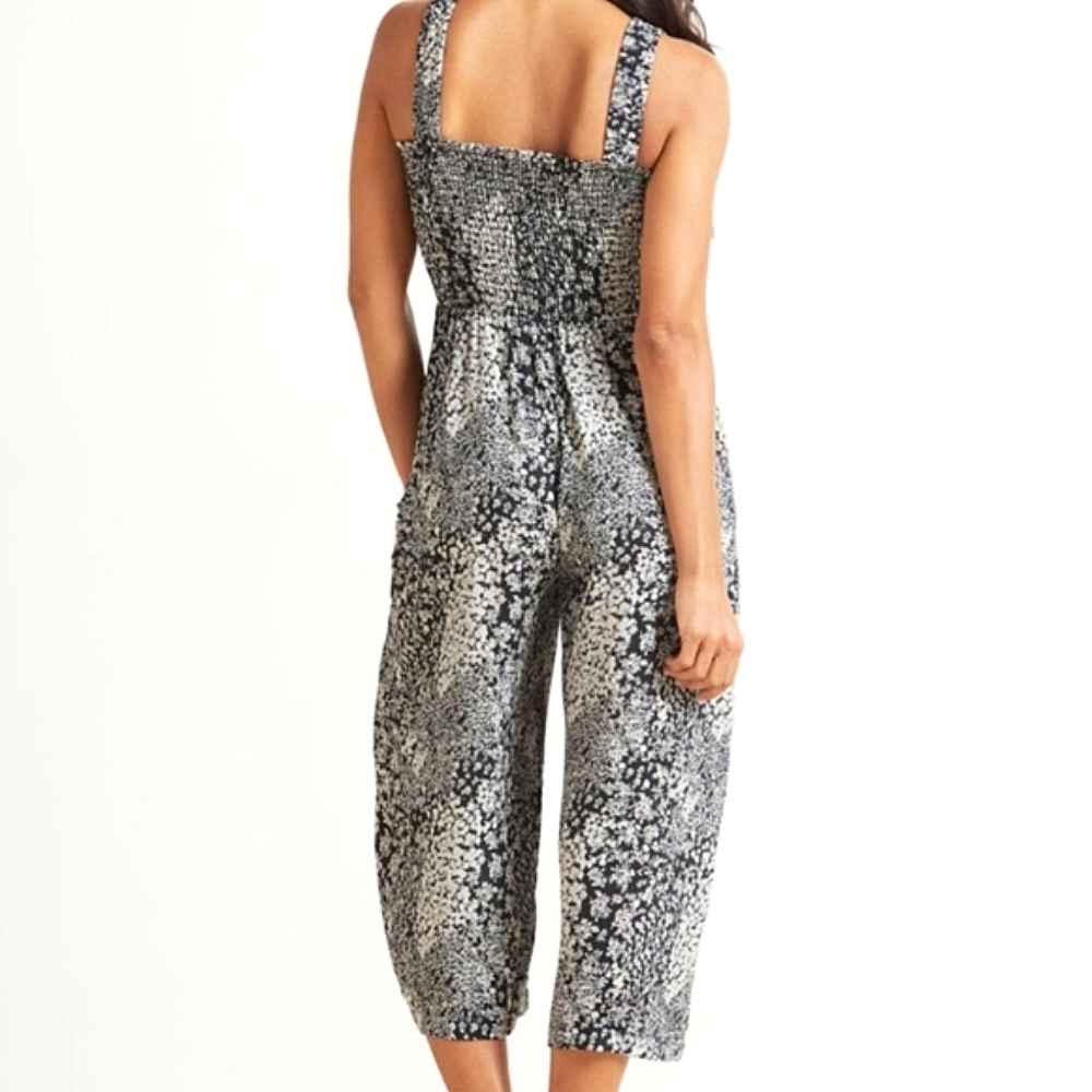 Evereve Roan+Ryan Black & Cream Floral Gianna Smocked Ankle Jumpsuit Size XS - Picture 2 of 15